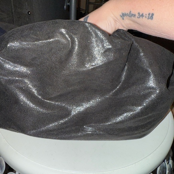 - ANTHROPOLOGIE JORY RUFFLE BLACK CLUTCH WITH DETACHABLE GOLD CHAIN - Picture 8 of 12